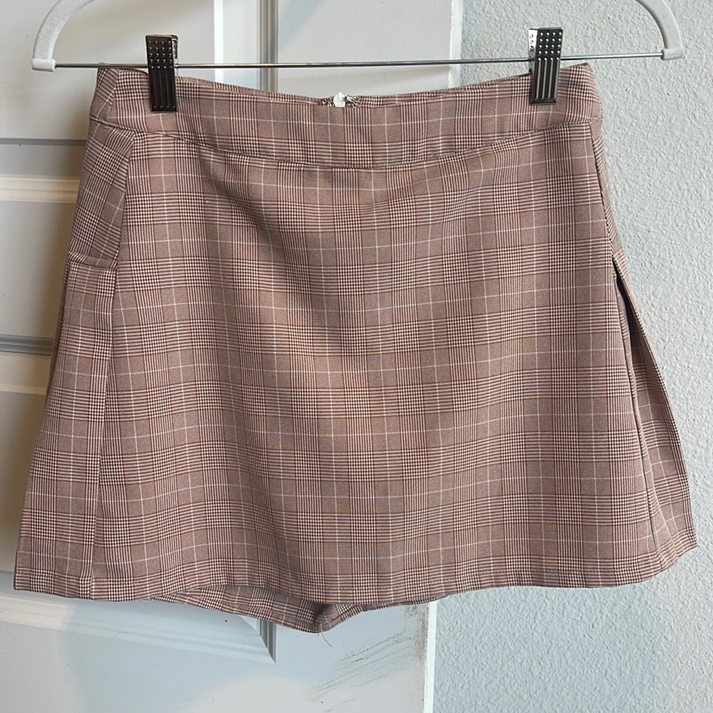 light pink pleaded skirt